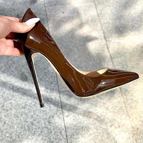 Chocolate patent leather pumps - COD 