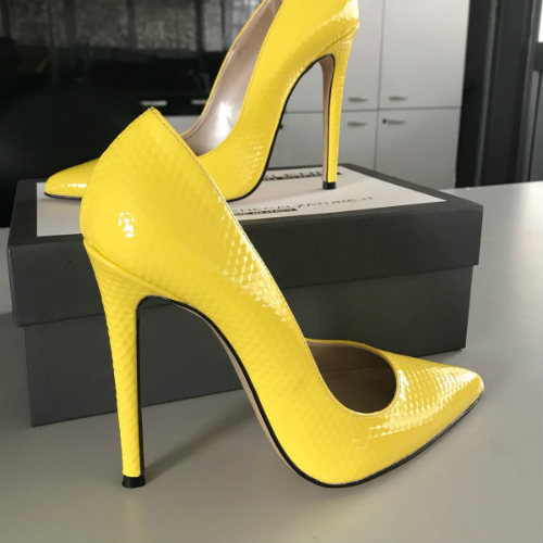 Décolleté vernice gialla cubo – COD. 20910 | SHARLENE