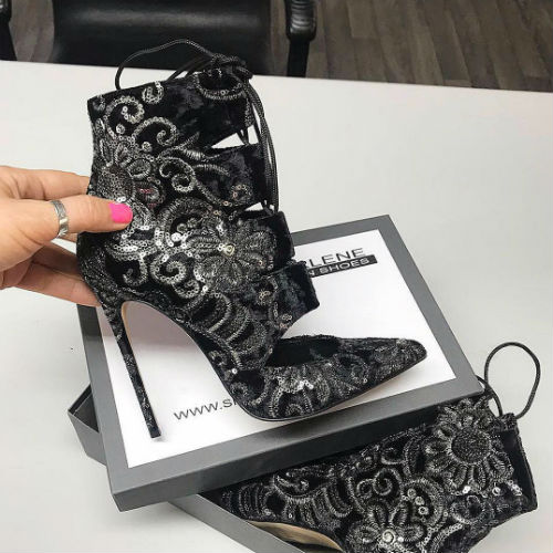 Tronchetto allacciato Velluto nero/ ricamo Paillettes – COD. 21729 |  SHARLENE