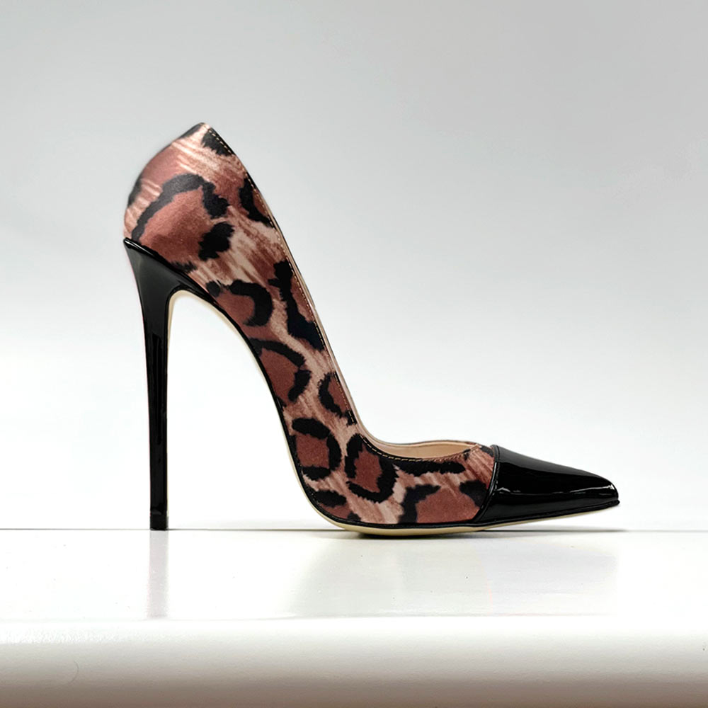 ZAPATOS DE TACÓN DE SATÉN MOTEADO Y CHAROL NEGRO - COD. 24338 | SHARLENE